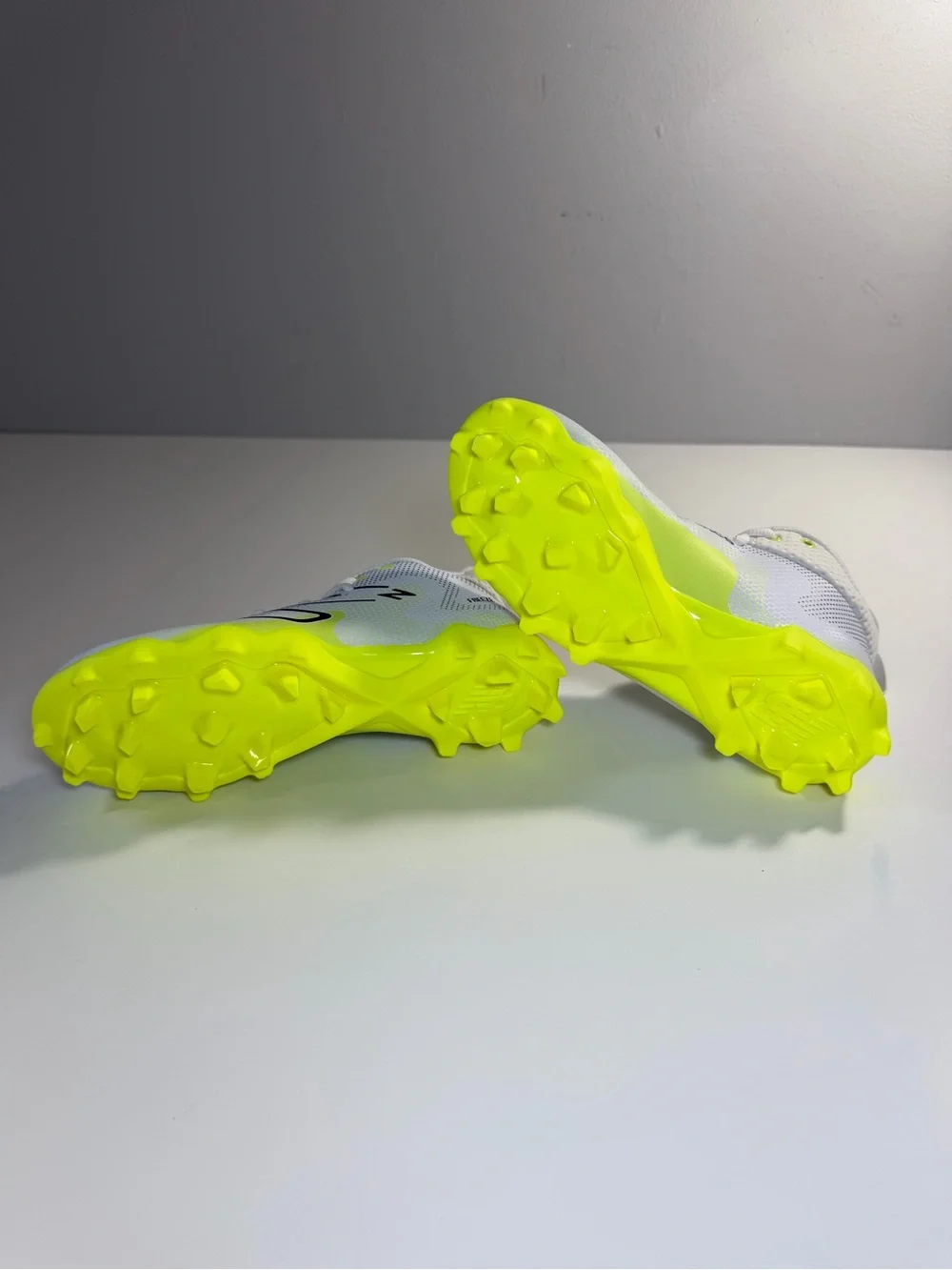New Balance FreezeLX4 Jr WhitenYellow Lacrosse Cleats Boys Size 2 New